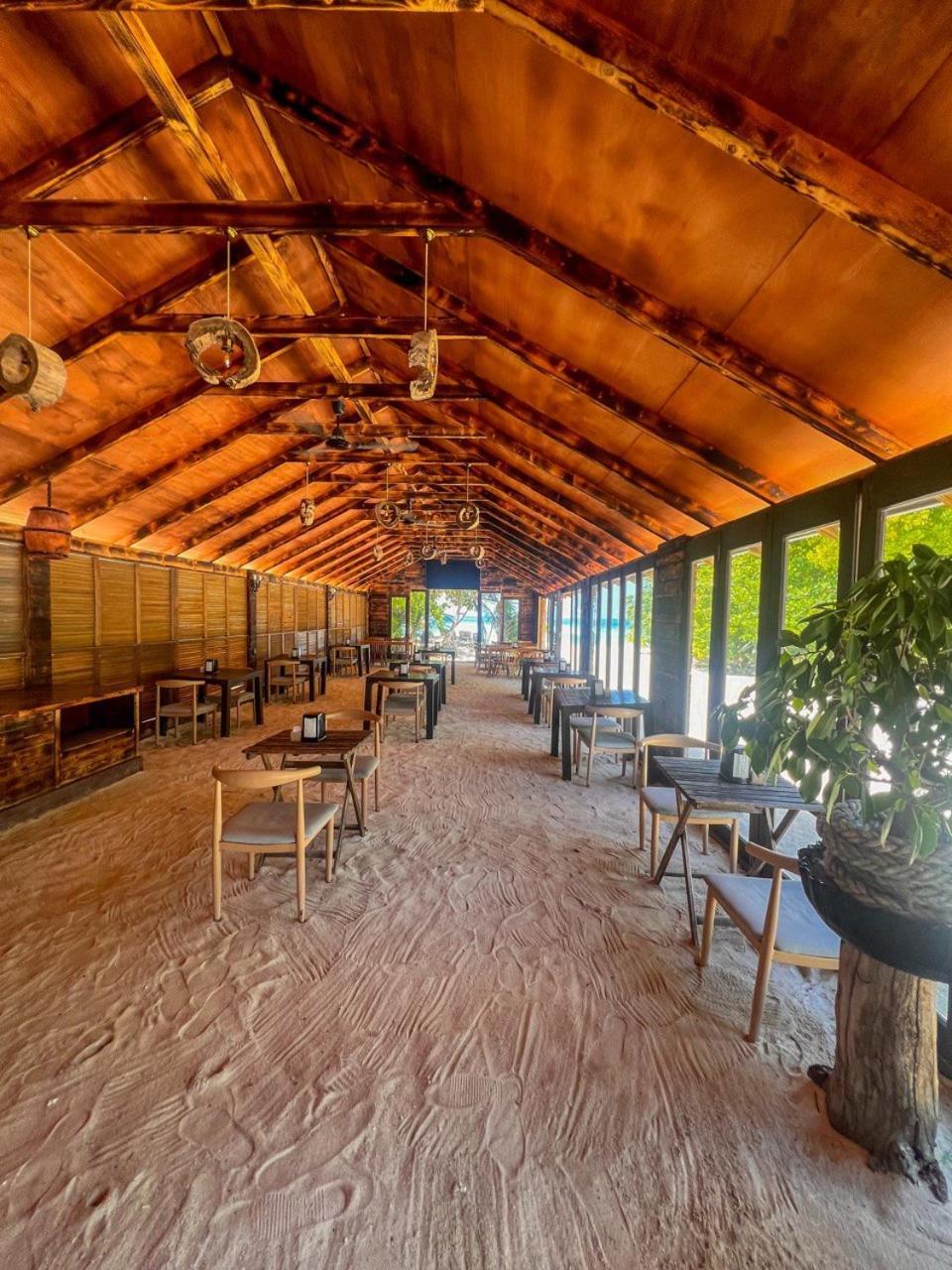 Tranquila Beach Hotel Rasdhoo Buitenkant foto